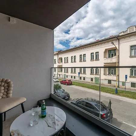 Διαμέρισμα Timonova Luxapartment Freegarage